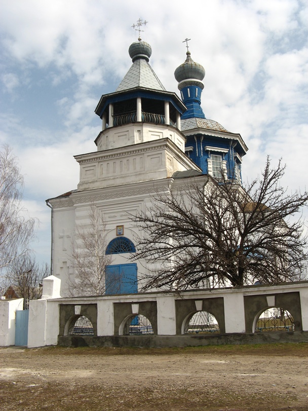 Храм в селе Луганское