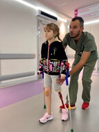 В “Охматдиті” лікують 6-річну дівчинку з Херсонщини, яка втратила ніжку