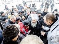 Предстоятель: С Рождеством Христовым! Пусть Бог нас благословит!