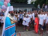 В Киево-Печерской лавре более 100 детей из прифронтовой зоны АТО запустили в небо ангелов Мира, Любви и Доброты (фото)