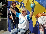 Навколо світу на інвалідному візку: киянин встановив одразу 2 рекорди