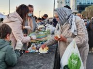 Киевская православная молодежь продолжает помогать бездомным
