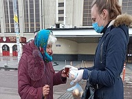 В период карантина православная молодежь Киева организует помощь бездомным