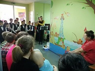 Детская хоровая капелла выступила с Рождественским концертом в детском отделении Института рака