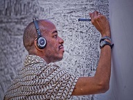 «Я говорил с помощью рисунков». Художник с аутизмом воссоздает целые города по памяти
