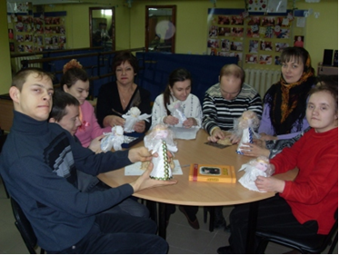 Арт-терапия с инвалидами в Алчевске