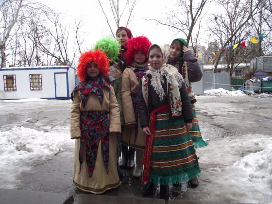 Дети из детского дома приняли участие в празднике Масленица (2)